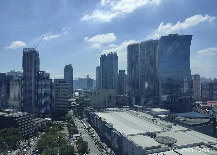 Twin Beds With View Apartment Manila